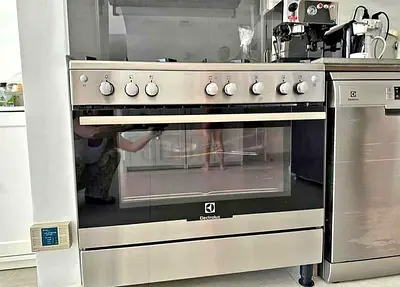 .Electrolux Freestanding Cooker 90x60cm, 5-Burner Gas Hob, Cast-Iron Pan Supports, XXL Fan Oven