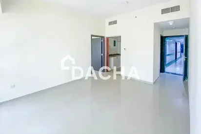 Lake View | Vacant Soon | Close to Metro