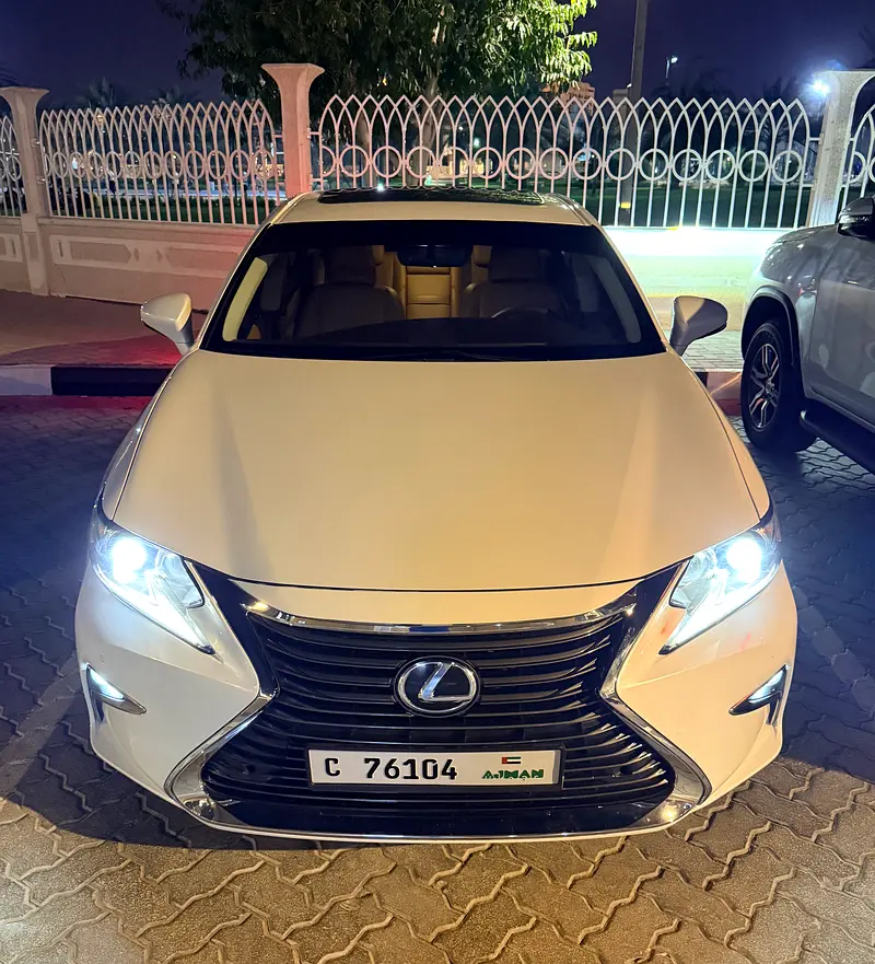 Lexus ES-Series 2017 — photo 1 of 20