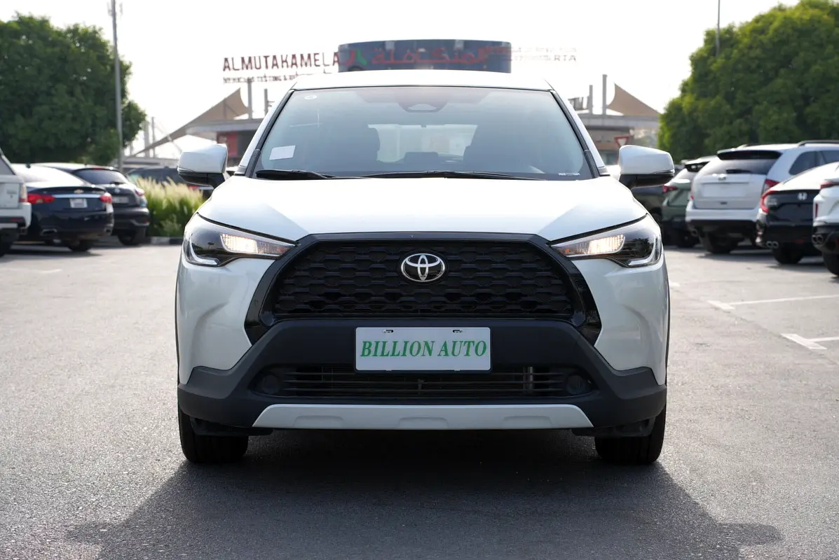Toyota Corolla Cross 2025 — photo 1 of 12
