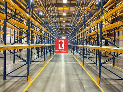 High End Warehouse for rent with Racking Loading Bay