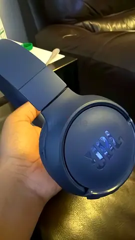 Used JBL over-ear wireless headphones - good condition