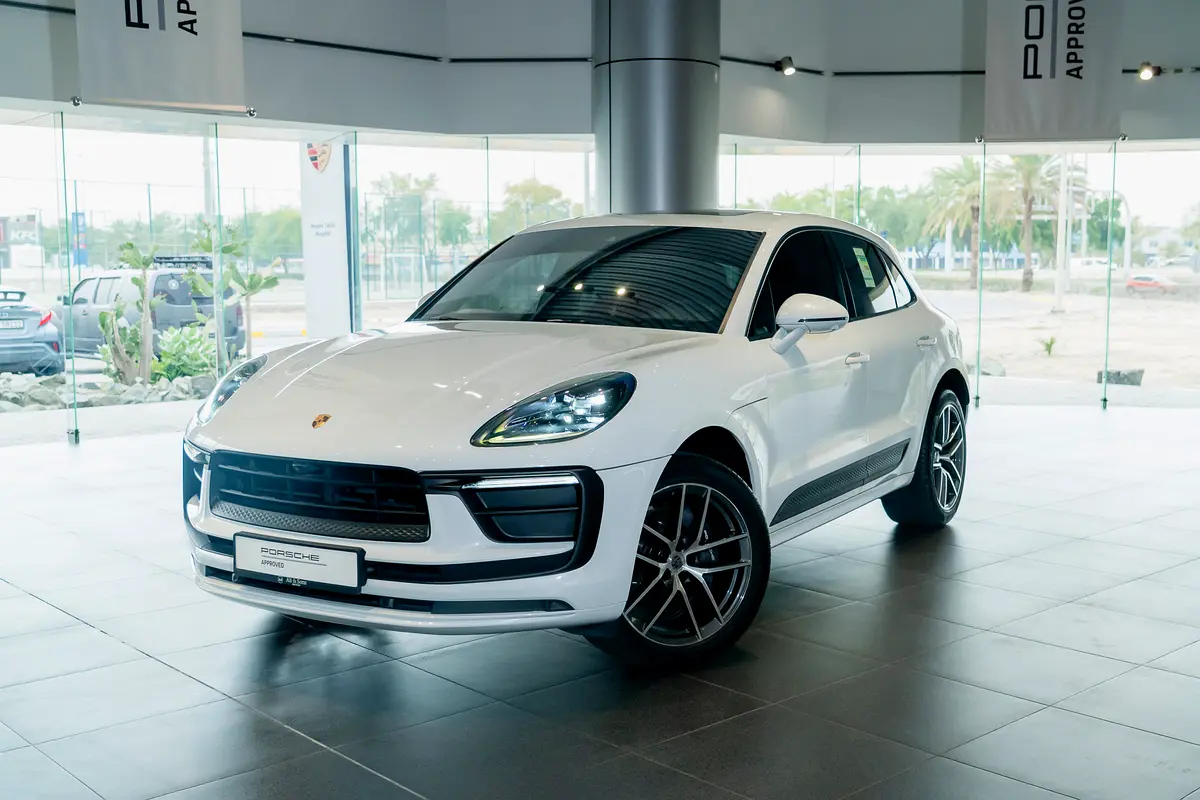 Porsche Macan 2025 — photo 1 of 20