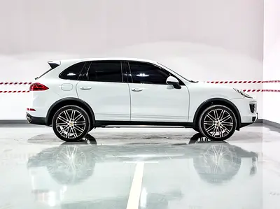 صورة 4 لـ 2016 Porsche CAYENNE