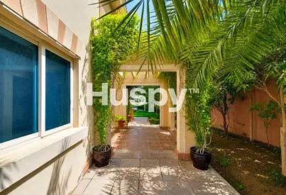 Quiet Location | Close to Els | C1 Villa