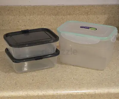 Food container
