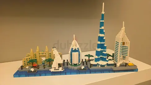 Brick model Dubai skyline set - assembled nanoblock-style city display