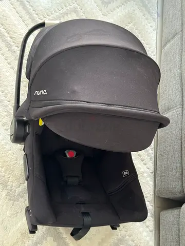 Nuna PIPA infant car seat - black, good used condition (needs a deep cleaning)