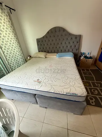 Kingbed frame with headboard and mattress
