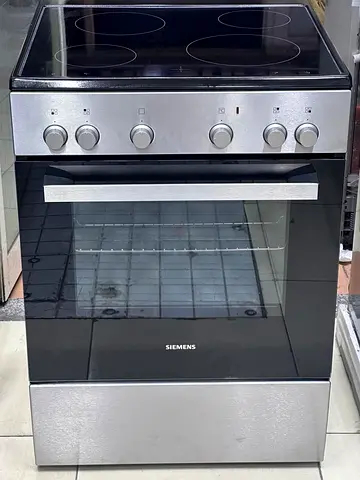 Siemens Ceramic Electric Cooker with Oven - Good Working Condition