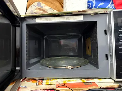 Panasonic Microwave Oven with Glass Turntable