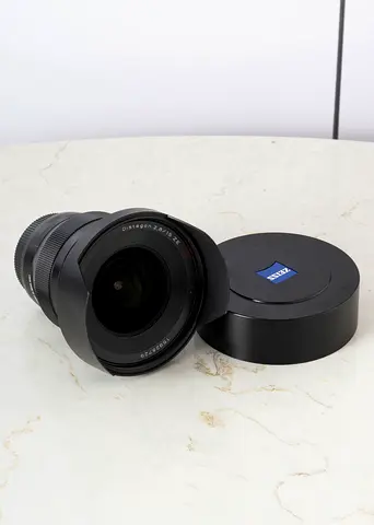 Carl Zeiss Distagon T* 2.8/15 ZE Canon (Manual Focus Lens)