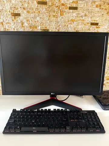 🎮 GAMING SETUP FOR SALE – GREAT CONDITION 🎮