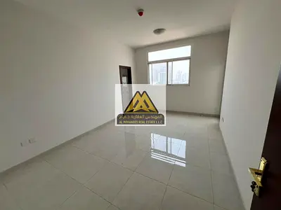 شقة لقطة شاملة باركن خاص غرفتين ماستر وصالة تاني صف من الكورنيش  للإيجار السنوي