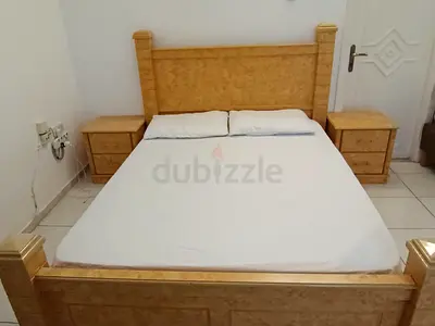 Classic Wooden Double Bed Set with Two Nightstands and mattress