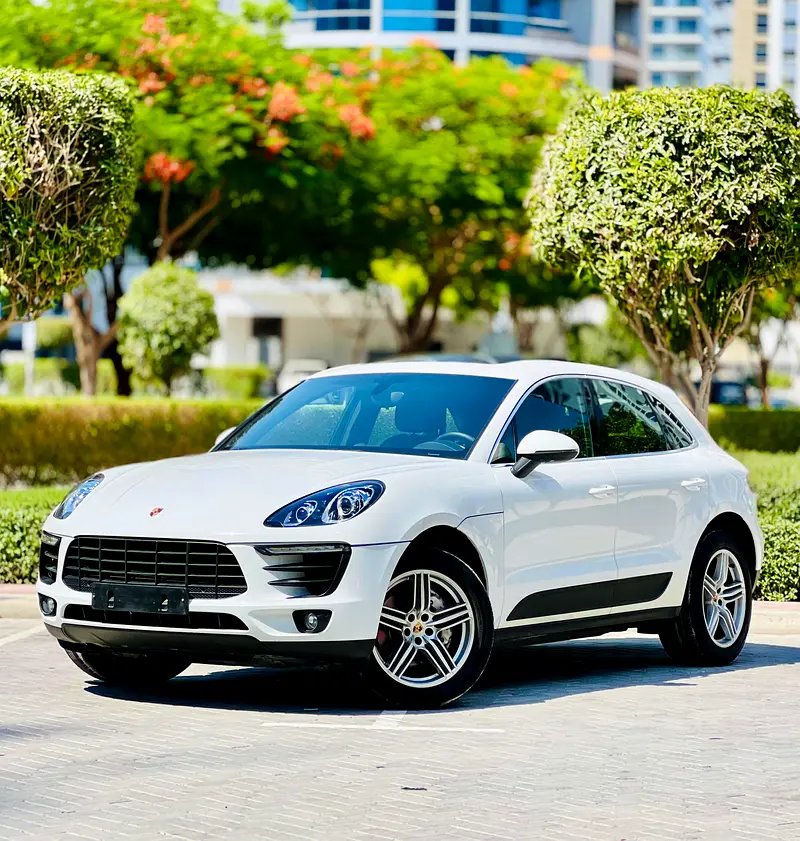 Porsche Macan 2015 — photo 1 of 19