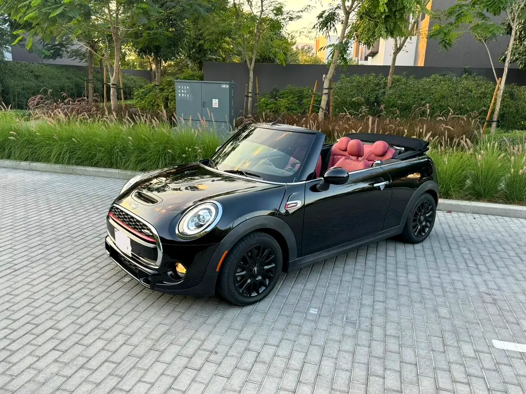 MINI Cooper 2018 — photo 1 of 7