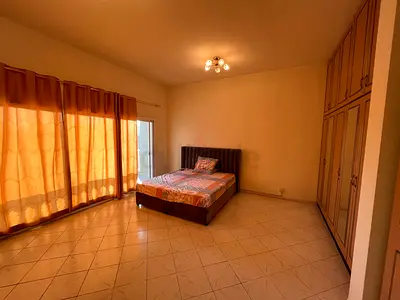 1 Large Bedroom For Rent, En Suite, Near Metro