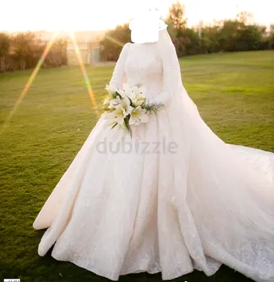 White Bridal Wedding Gown with Long Train