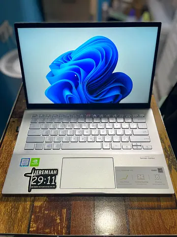 ASUS VivoBook S14