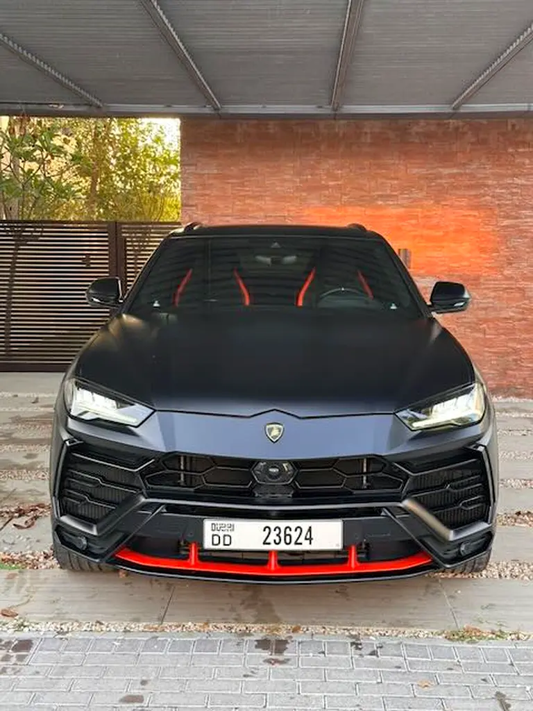 Lamborghini Urus 2021 — photo 1 of 10