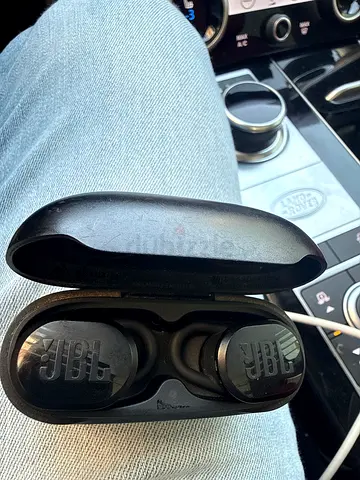 JBL True Wireless Earbuds with Charging Case - Good Condition