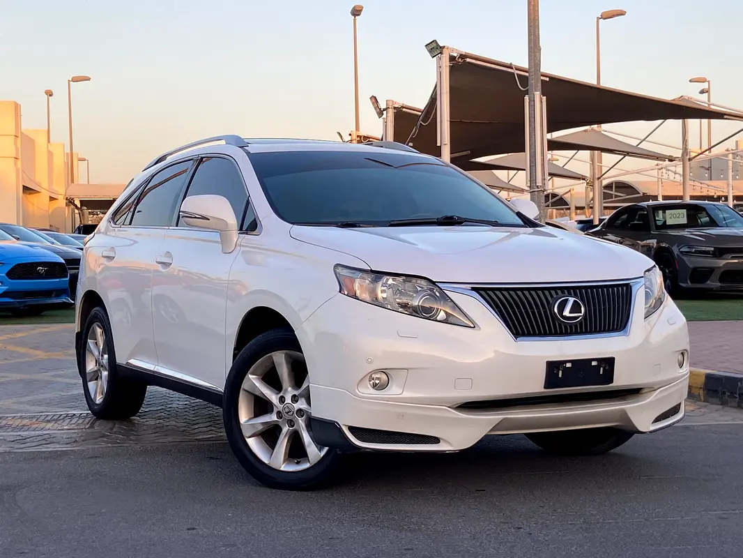 Lexus RX-Series 2010 — photo 1 of 17