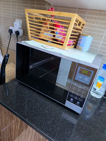 Midea Microwave Oven with Grill - Excellent Working Condition