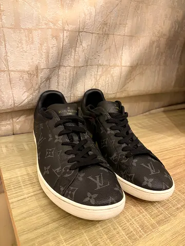 Original Louis Vuitton shoes size 43