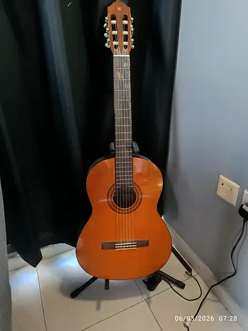 Yamaha Guitar with stand