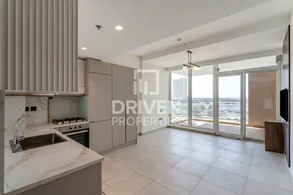 Mid Floor | Ready to move | Fully Fitted Kitchen