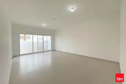 Single Row Corner 4 Beds Semidetached Vacant Soon