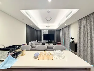 Fully Furnished Luxury 3 Bedroom I 2 Masters I 2 Living Areas I Premium Layout