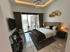 Stylish Studio | Landmark Views | Modern Amenities
