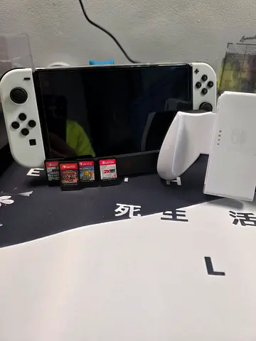 Nintendo Switch OLED with White Joy-Cons, Dock and 4 Game Cards - Great Condition