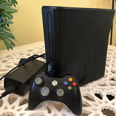 Xbox 360 Slim console 320gb modded with games