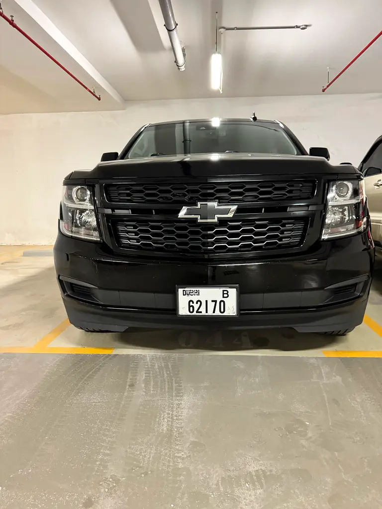 Chevrolet Suburban 2019 — photo 1 of 10