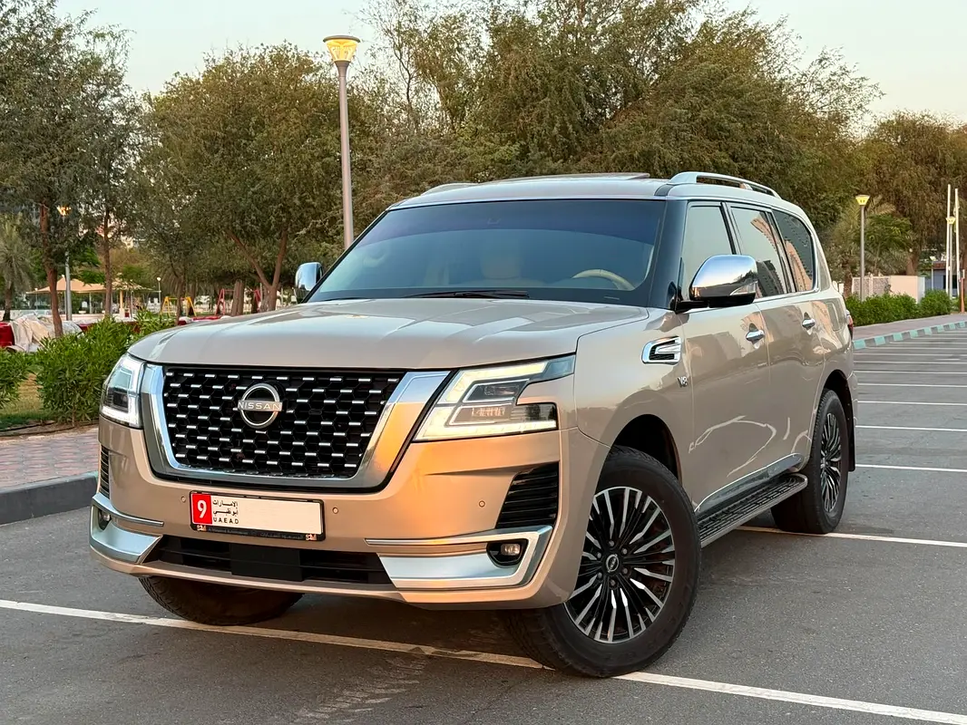 Nissan Patrol 2013 — photo 1 of 20