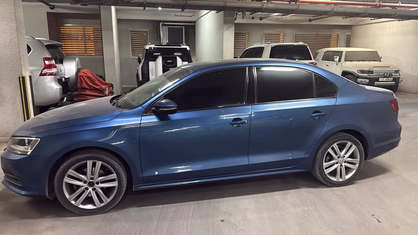 Volkswagen Jetta 2018 — photo 1 of 5