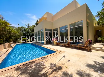 Upgraded | Vast Plot | Family | Pet Friendly