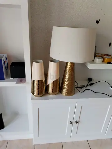 Table lamp and matching decorative vases set
