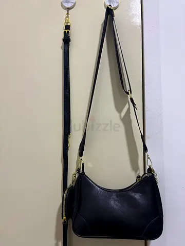 Black Crossbody Shoulder Bag with Small Coin Pouch