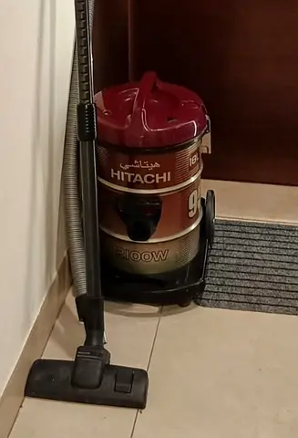 Hitachi 900W Canister Vacuum Cleaner - Good Working Condition