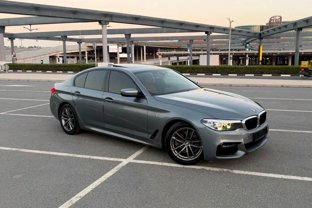 BMW 5-Series 2019 — photo 1 of 20