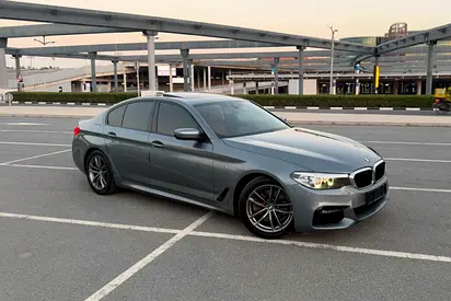 BMW 5-Series 520i M-Kit 2019 | GCC Specs | Low Mileage | 2 keys | Single Owner | FSH