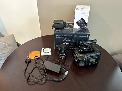 BlackMagic Ursa Mini G1 4.6K EF Camera Kit + Lens