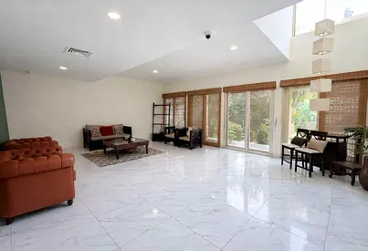 Large Layout | Well Kept | Bright & Spacious