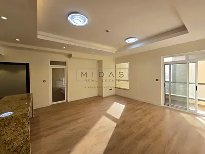 2 Bedrooms I Upgraded I Low Floor I Prime Location