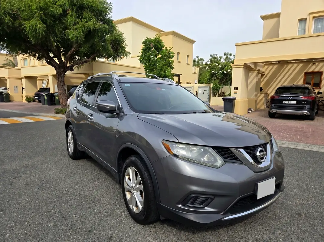 Nissan X-Trail 2015 — photo 1 of 9