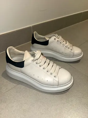 Alexandr McQueen White platform sneakers with black heel - lightly used